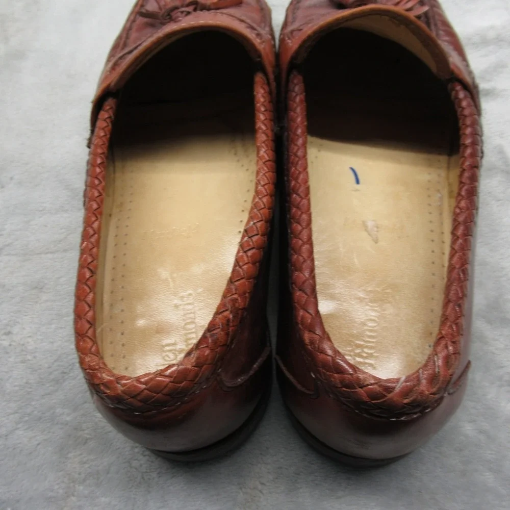 Allen Edmonds attire choice